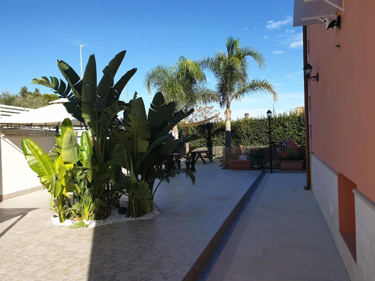 Bed And Breakfast Villa Fatima Trani Exterior photo