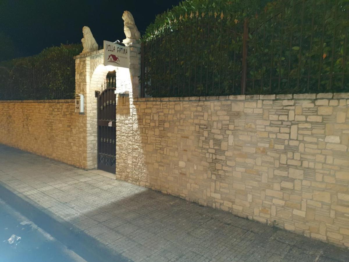 Bed And Breakfast Villa Fatima Trani Exterior photo
