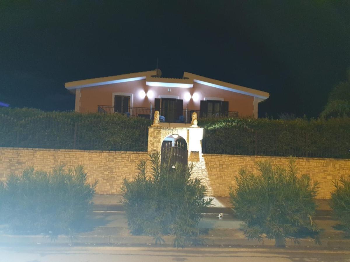 Bed And Breakfast Villa Fatima Trani Exterior photo